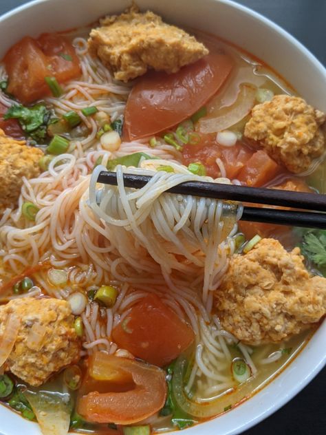 Vietnamese Soup, Pho Noodles, Shell Fish, Asian Noodle, Viet Food, Vietnam Food, Sweet Tart, Vietnamese Food, Vietnamese Recipes