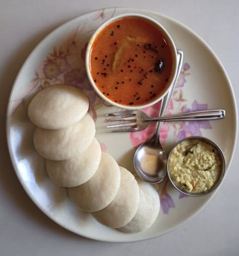 Idli sambhar Idli Sambhar, Nc Photography, Vegetarian Fast Food, Cute Selfies Poses, Food Snapchat, Food Ideas, Selfies, Snapchat, Ice Cream