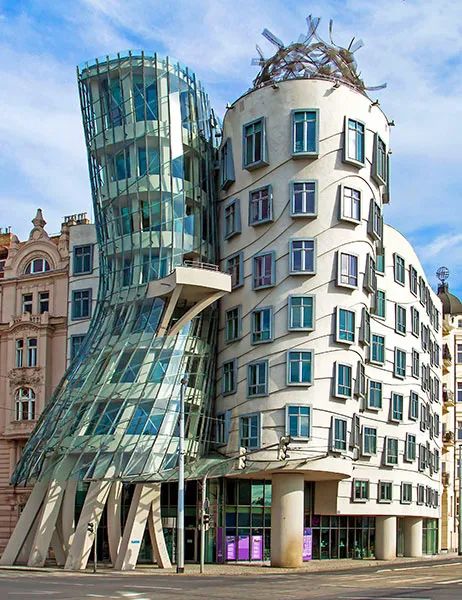 Frank Gehry Buildings and Architecture | Architectural Digest Deconstructivism Architecture, Architecture Futuristic, Frank Gehry Architecture, Gehry Architecture, Building Green, Futurist Architecture, Architecture Cool, Dancing House, Deconstructivism