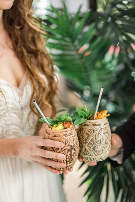 Dreamy Tropical Technicolor Wedding Elopement With Maggie Sottero Wedding Dresses in Austin, Texas - Caitlin Rose Photography - Hannah Roberts - wedding tiki drink cocktail #tropicalwedding #weddingplanning #maggiesottero #austinwedding #coolbride #atxwedding #tikiwedding #tikidrinks #cocktails #weddingcocktails #weddingdrinks #colorfulwedding @maggiesottero @holahannita Wedding Tiki Bar, Technicolor Wedding, Tiki Drinks Cocktails, Tiki Wedding, Tiki Drink, Shabby Chic Theme, How To Dress For A Wedding, Tiki Mugs, Shooting Ideas