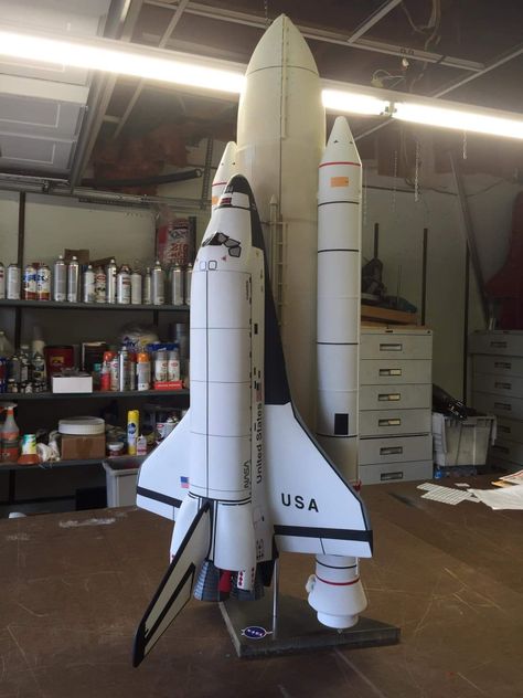 Rocket Ship Craft, Tesla Company, Space Vbs, Space 1999 Ships, Nasa Rocket, Rocket Design, Ship Craft, Diy Space, Paper Craft Videos