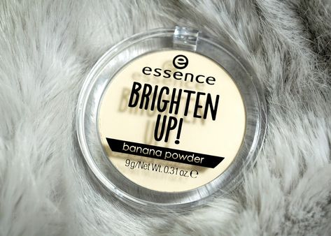 Essence Brighten Up Banana Powder | bellanoirbeauty.com I love banana powders and the texture of Essence powder products in general is so rich and nice to work with. Want to try! Banana Powder Makeup, Makeup Suggestions, Essence Makeup, Banana Powder, Ben Nye, Essence Cosmetics, Outdoors Tattoo, Translucent Powder, Creative Eye Makeup