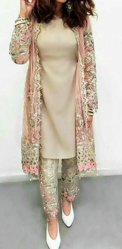 Jacket Suits For Women Traditional, Pakistani Shrug Suit, Shrug Suit Design Pakistani, Jakit Suit Women Kurti, Shrug Dresses Party Wear Pakistani, Traditional Jackets For Women Indian, Ethnic Jackets For Women Indian, Kurta With Jacket Women, Shrugs For Indian Dresses