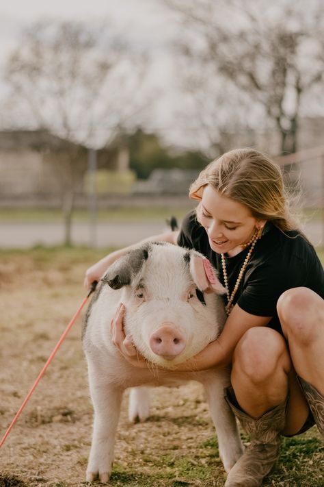 Ffa Pig Pictures, Show Pig Aesthetic, Country Aethstetic, Ffa Pictures, Showing Pigs, Farm Shoes, Farm Senior Pictures, Livestock Quotes, Dansko Boots