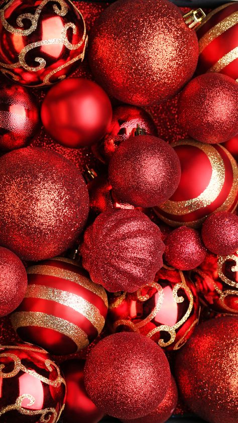 Red Christmas Background Aesthetic, Christmas Balls Wallpaper, Christmas Red Aesthetic, Christmas Ornaments Wallpaper, Red Christmas Wallpaper, Red Christmas Background, Winter Aesthetics, Christmas Tree Images, Xmas Wallpaper