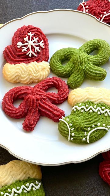 Piped Butter Cookies, Piped Christmas Cookies, Piped Cookies, Butter Cookies Christmas, Christmas Cookies Packaging, Cake Pattern, Wreath Cookies, Christmas Cookies Gift, Christmas Cookie Exchange