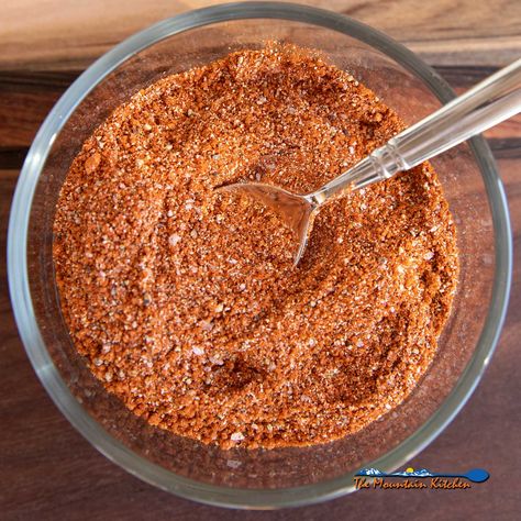 All-Purpose Pork Dry Rub Pork Rub Recipe, Pork Dry Rubs, Homemade Rubs, Mountain Kitchen, Mexican Sauce, Dry Rub Recipes, Homemade Spice Mix, Meat Rubs, Pork Rub