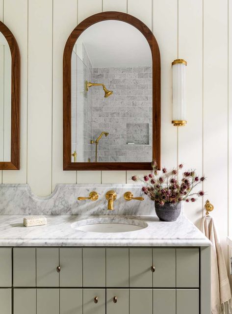 N28 Tudor by Heidi Caillier Design | 1stDibs Contemporary Farmhouse Bathroom, Heidi Caillier Design, Black Clawfoot Tub, Heidi Caillier, Most Beautiful Bathrooms, Eclectic Bathroom Design, Emily Henderson Design, Bathroom Lighting Ideas, Basement Studio