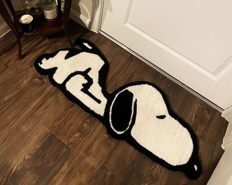 Snoopy Rug, House Decor Items, Snoopy Decorations, Snoopy Decor, Snoopy Sleeping, Snoopy Items, Snoopy Stuff, Snoopy Wallpaper, Snoop Dog