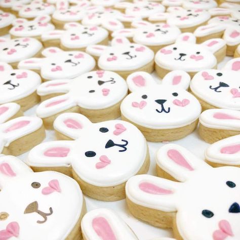 50+ Incredibly charming Easter cookies which are bunny shaped | Recipe & Decorating Ideas Cookies Pictures, Bunny Oreos, Rabbit Cookies, Cookie Pictures, Easter Bunny Cookies, Easter Sugar Cookies, Easter Bunny Cake, Easter Cookie, Sugar Cookie Icing