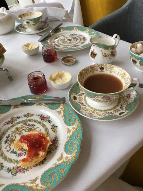 Afternoon tea at the Kensington Pavilion, Kensington Palace, London Afternoon Tea London, Tea Places, London Tea, Palace London, London Summer, London Aesthetic, Kensington London, London Food, South Kensington