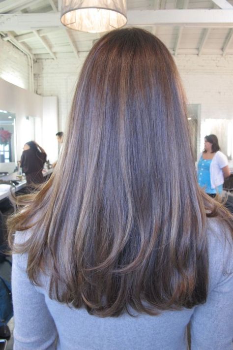 Luv the low lights.. One Length Fine Hair, Graduated Haircut Medium, Long Layers From The Back, Long Blended Layers, Highlights Bob, Short Straight Hair, Brunette Highlights, Long Brown Hair, Ombre Hair Color