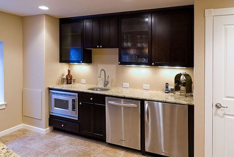 9 BASEMENT WET BAR IDEAS TO IMPRESS YOUR GUESTS | Consider how convenient it would be to have a dishwasher in the basement bar design. Basement Wet Bar Ideas, Wet Bar Ideas, Wet Bar Basement, Basement Wet Bar, Wet Bar Designs, Kitchen Wet Bar, Small Room Interior, Basement Bar Design, Basement Kitchenette