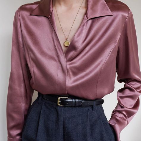 Fashionista Style, Mauve Color, Button Up Blouse, Ootd Outfit, Vintage Boho, Mother Of Pearl, Personal Style, Fashion Week, Button Up