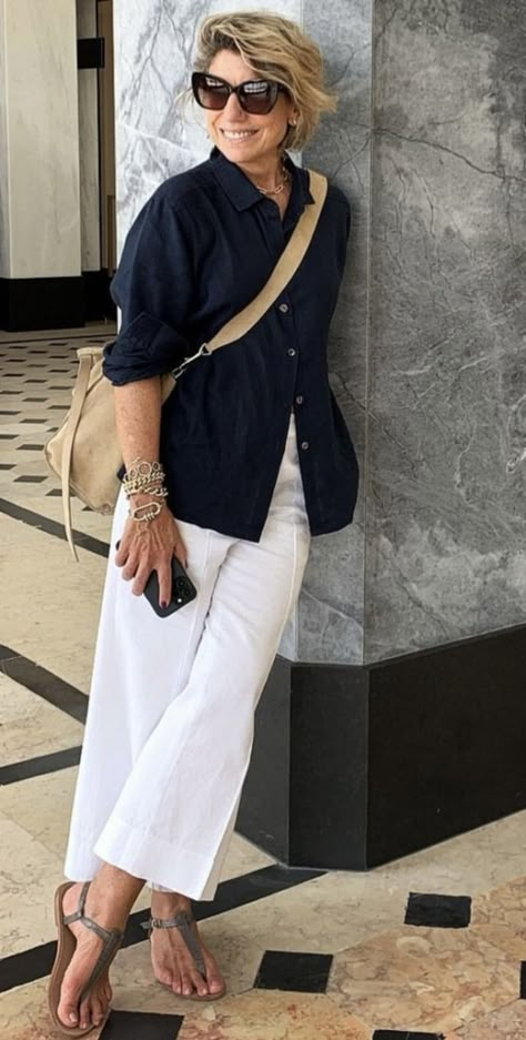 Style for Older Ladies: How To Embrace Timeless Elegance — No Time For Style Adrette Outfits, White Pants Outfit, Stylish Outfits For Women Over 50, Over 60 Fashion, Stil Elegant, 50 Style, 60 Fashion, Mode Casual, Over 50 Womens Fashion