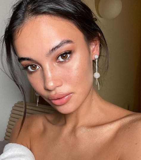 Kelsey Merritt, No Makeup Makeup, Minimalist Makeup, Minimal Makeup, Basic Makeup, Celebrity Makeup Artist, Skin Prep, Large Pores, Models Makeup