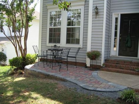 simple paver patio furniture ideas #PaverPatioIdeas #PaverLayout #SimplePaverDecor Front Paver Patio Ideas, Front Porch Paver Patio Ideas, Yard Seating, Paver Base, Paver Sealer, Paver Sand, Paver Edging, Paver Molds, Paver Patterns