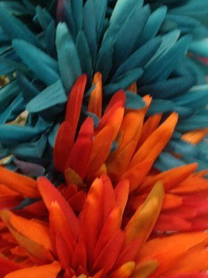 Teal Color Schemes, Burnt Orange Weddings, Pintura Exterior, Living Room Orange, Orange Aesthetic, Orange Wedding, Orange And Turquoise, Color Textures, Colour Schemes