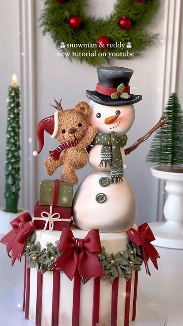 Christmas Clay Art, Navidad Pasta Flexible, Christmas Fondant, Bear Baby Shower Cake, Mini Christmas Cakes, Christmas Themed Cake, Xmas Desserts, Snowman Cake, Winter Cake