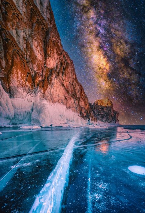 Landscape of mountain with natural breaking ice and milky way in frozen water on lake baikal, siberia, russia. Download it at freepik.com! #Freepik #photo #snow #star #nature #sea Premium Photo, Night Sky, Stars, Water, Nature