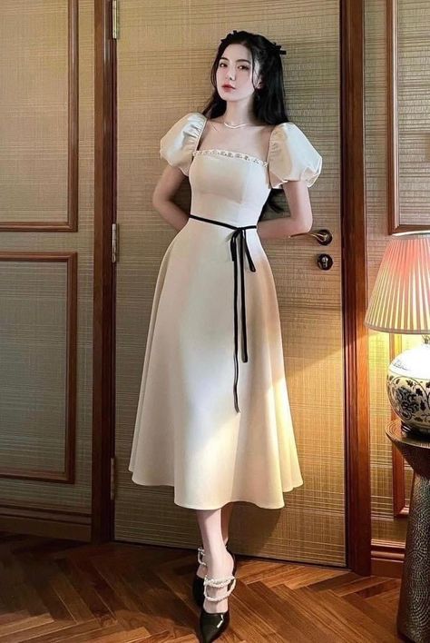 Korean Dress Elegant, Sunday Dress Outfit, Midi White Dress, White Dress With Black, Sunday Dress, Fashion Top Outfits, Best Dress, Modest Dresses Casual, Elegant Dresses Classy