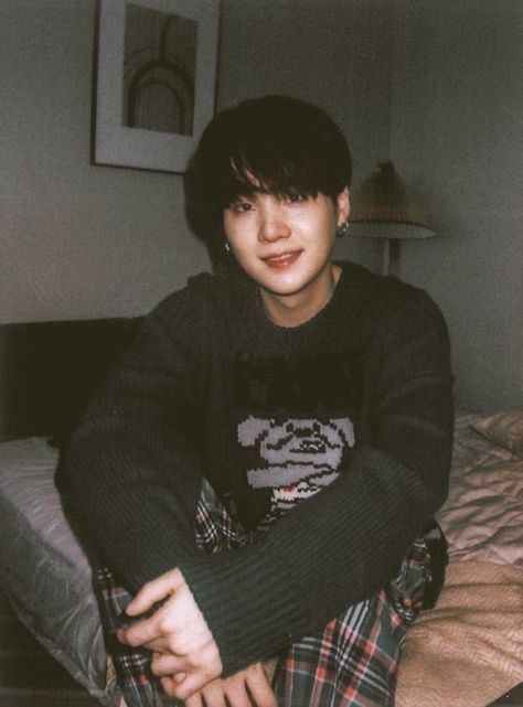 Min Yoongi Wallpaper, Bts Polaroid, Suga Bts Swag, Rap Lines, Lil Meow Meow, Min Yoongi Bts, Bts Aesthetic Pictures, Suga Yoongi, Min Suga