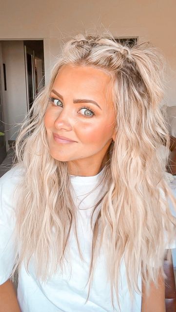 80s Hair Crimped Hairstyles, Medium Hair Up Dos Easy, Bubble Braid Hair Down, October Fest Hairstyles, Part Up Hairstyles, Harmony Beus Hair, Adult Crazy Hair Day Ideas, Harmonize Beauty Hair, Hairstyles For Extensions