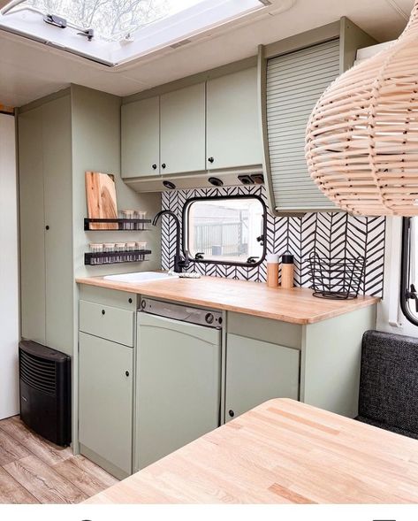 Caravan Renovation Diy, Caravan Interior Makeover, Rv Interior Remodel, Caravan Decor, Caravan Makeover, Camper Trailer Remodel, Caravan Renovation, Kombi Home, Van Conversion Interior