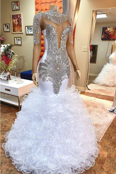 Silver Prom Dress, Popular Prom Dresses, Fancy Outfit, Loads Of Love, Prom Inspiration, Mermaid Prom Dresses Lace, Sparkly Prom Dresses, White Bridal Dresses, Gorgeous Prom Dresses