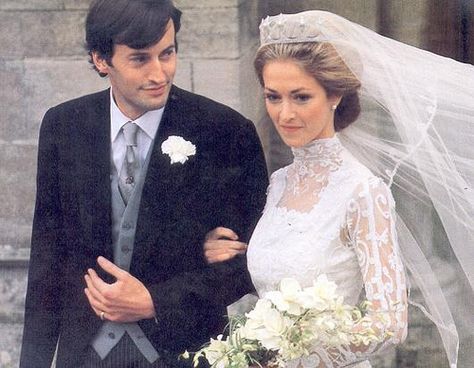 Lord and Lady Romsey. Norton Knatchbull (son of Lady Patricia Knatchbull, 2nd Countess Mountbatten of Burma) and Penelope Eastwood marriage on 20 October 1979 at Romsey Abbey, Romsey, in Hampshire, where his parents were married in 1946. Lady Sarah Armstrong Jones, Star Tiara, Royal Wedding Gowns, Royal Wedding Dress, British Royal Families, Royal Brides, Modest Wedding, Royal Weddings, Royal Jewels