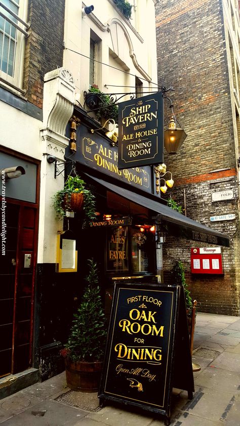 Lovely London pubs. The Ship Tavern, Holborn, London London Pub Interior, Old Pub Aesthetic, British Pub Aesthetic, Pub Exterior, Vintage Bars, Holborn London, Ireland Pubs, Miss The Old Days, Uk Pub