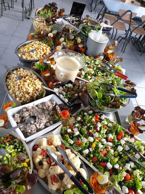 Catering Salad, Salad Lunch, Elegant Food, Catering Ideas Food, Catering Ideas, Wedding Buffet, Party Food Platters, Ideas Food, Flamingo Art