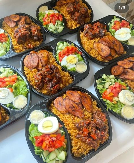 Meat And Salad, Nigerian Soups, African Recipes Nigerian Food, Native Foods, Better Than Takeout, Africa Food, African Cooking, Decorações Com Comidas, Food And Nutrition