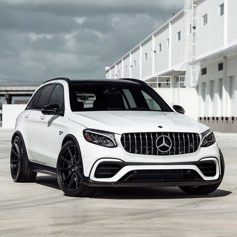 #mercedes #amg #mercedesbenz #white #suv #coupes White Mercedes Benz Suv, White Mercedes Suv, Mercedes Benz Sedan, White Mercedes, Mercedes Benz Gle Coupe, Mercedes Benz Suv, White Suv, Mercedes Sl500, Merc Benz