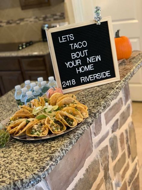 Real estate, open house, fall open house, taco House Warming Table Set Up, Open House Theme Ideas, Open House Set Up, Fall Open House Ideas, Open House Ideas Real Estate Snacks, Open House Snacks, Open House Food Ideas, Real Estate Open House Ideas, Open House Ideas Real Estate