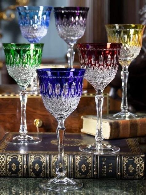 Antique Wine Glass, Crystal Glassware Antiques, Vintage Furniture Design, Cobalt Blue Vase, Table Manners, Kitchen Gadgets Unique, Crystal Stemware, Crystal Wine Glasses, Luxury Dinnerware