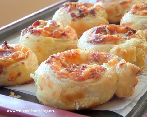 Bacon Pinwheels, Bacon Puffs, Bacon Crisps, Appetizer Sandwiches, Grilled Cheese Sandwiches, Pinwheel Recipes, Whats For Lunch, Cheesy Bacon, Recipes Appetizers And Snacks