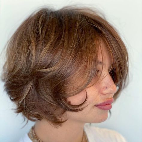 Current Hair Trends, Medium Shaggy Hairstyles, Long Sleek Hair, Chin Length Cuts, Fine Curly Hair, Tomboy Hairstyles, Tousled Bob, Layered Bob Short, Bob Hairstyles For Thick