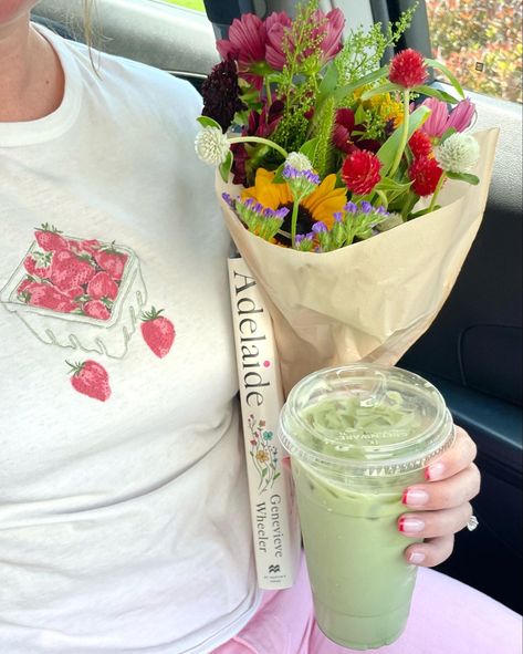 strawberry shirt from abercrombie & matcha & fresh flowers & adelaide Spring Inspo, 사진 촬영 포즈, A Bouquet Of Flowers, Book Flowers, Spring Mood, Flower Therapy, Rory Gilmore, Spring Aesthetic, Spring Vibes