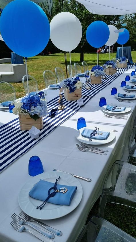 Blue Table Decorations Party, Faux Fireplace Diy Cardboard, Blue Table Decorations, Family Reunion Decorations, Picnic Party Decorations, Blue Table Settings, Reunion Decorations, Blue Party Decorations, Blue Birthday Parties