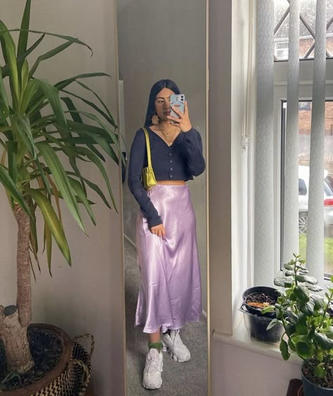 Purple Skirt Outfit Aesthetic, Purple Skirt Outfit, Skirt Outfit Aesthetic, Long Skirt Fashion, Modesty Outfits, Daily Outfit Inspiration, Modest Fits, Purple Skirt, Korean Girl Fashion