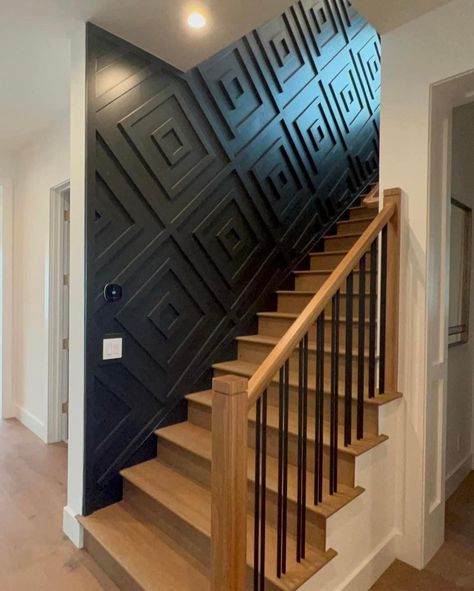 Staircase Accent Wall, Black Accent Wall, Accent Wall Panels, Wainscoting Ideas, Black Accent Walls, Wall Paneling Diy, Accent Wall Designs, Wall Accent, Dream House Ideas