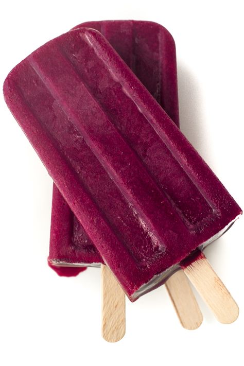 Lemonade Bars, Lime Popsicles, Lemonade Popsicles, Strawberry Popsicles, Frozen Cocktail, Cherry Lemonade, Ice Lollies, Fruit Pops, Homemade Popsicles