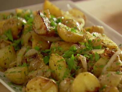 Mustard Roasted Potatoes, Mustard Potatoes, Roasted Potato Recipes, Ina Garten Recipes, Beef And Potatoes, Barefoot Contessa, Nigella Lawson, Potatoes Recipe, Paula Deen