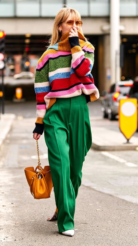 27 Colourful Outfit Idea for Spring Inspiration | Who What Wear UK London Fashion Weeks, Looks Street Style, Green Pants, Fashion Mistakes, 가을 패션, Style Mistakes, Colourful Outfits, Looks Style, Mode Inspiration