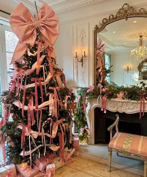 loveshack fancy tree Southern Christmas, Christmas Dreaming, Christmas Shoot, Pink Xmas, Christmas Tree Bows, Pink Christmas Decorations, Christmas Feeling, Christmas Inspo, Pink Christmas Tree