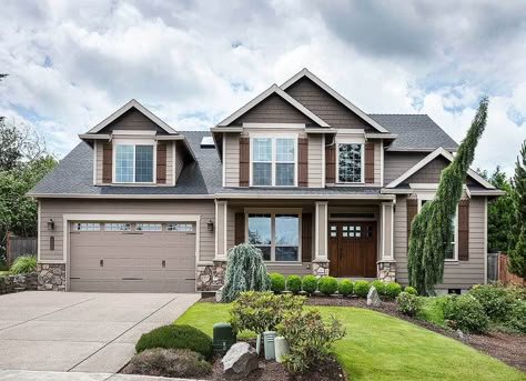 This traditional home plan has all the elements that spell comfort for a small family. Family members will appreciate the fluid space of the kitchen, family room, and breakfast nook. A corner fireplace in the voluminous family room draws the family together. So does the hardworking kitchen with its multiple workstations and the snack counter at the cooking island. Pamper yourself in the main-level master suite. Elegant double doors open to the vaulted bedroom. The sumptuous bath houses a whirlpo Room With Dormers, Vaulted Bedroom, American Craftsman House, Snack Counter, Craftsman House Exterior, Bloxburg Homes, Bath Houses, Apartment Tips, Cooking Island