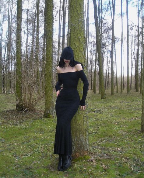 Maquillage Goth, Tight Long Sleeve Dress, Tight Dress Outfit, Dark Witch, Dark Style, Women Y2k, Fishtail Dress, Long Bodycon Dress, Hooded Dress