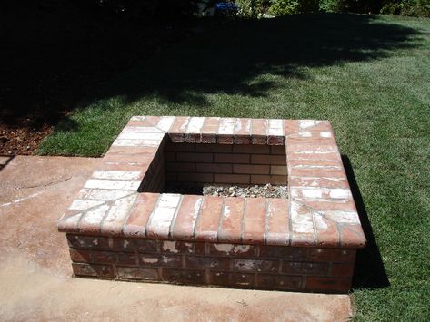 Brick Firepits, Fire Pit With Bricks, Outdoor Fire Pit Patio, Fire Pit Essentials, Fire Pit Wall, Fire Pit Party, Fire Pit Decor, Outside Fire Pits, Small Fire Pit