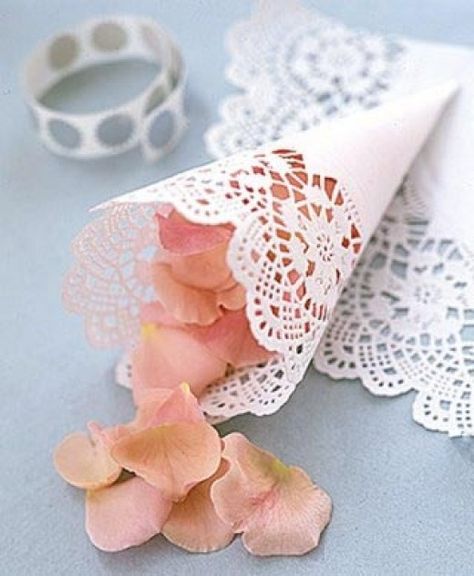 doily holder ~ fill with chocolates or other goodies, displayed in a champagne glass at place setting Petal Toss, Doily Wedding, Rustic Wedding Decorations, Diy Confetti, Paper Cones, Paper Doilies, Martha Stewart Weddings, Wedding Confetti, Lace Weddings